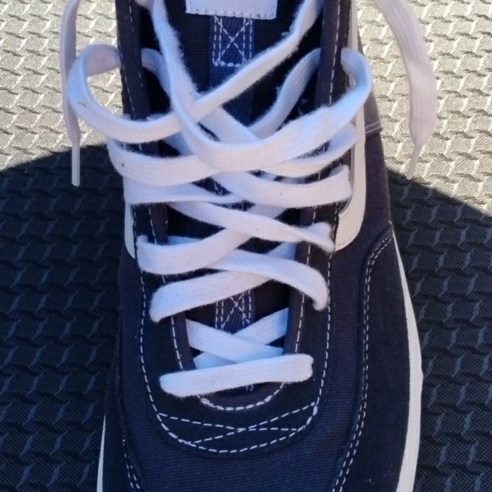 Vans - Picture 2 of 4